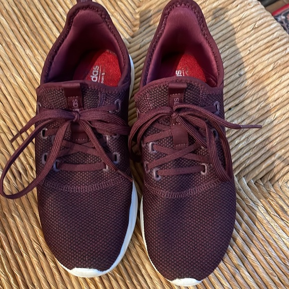 Adidas Women’s 6 1/2 cloudform shoes - Picture 7 of 7